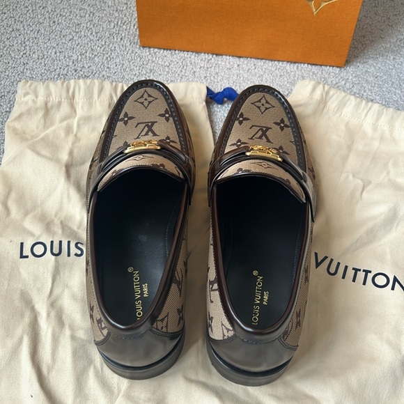 BRAND NEW NEVER WORN LV LOAFERS - Picture 12 of 14